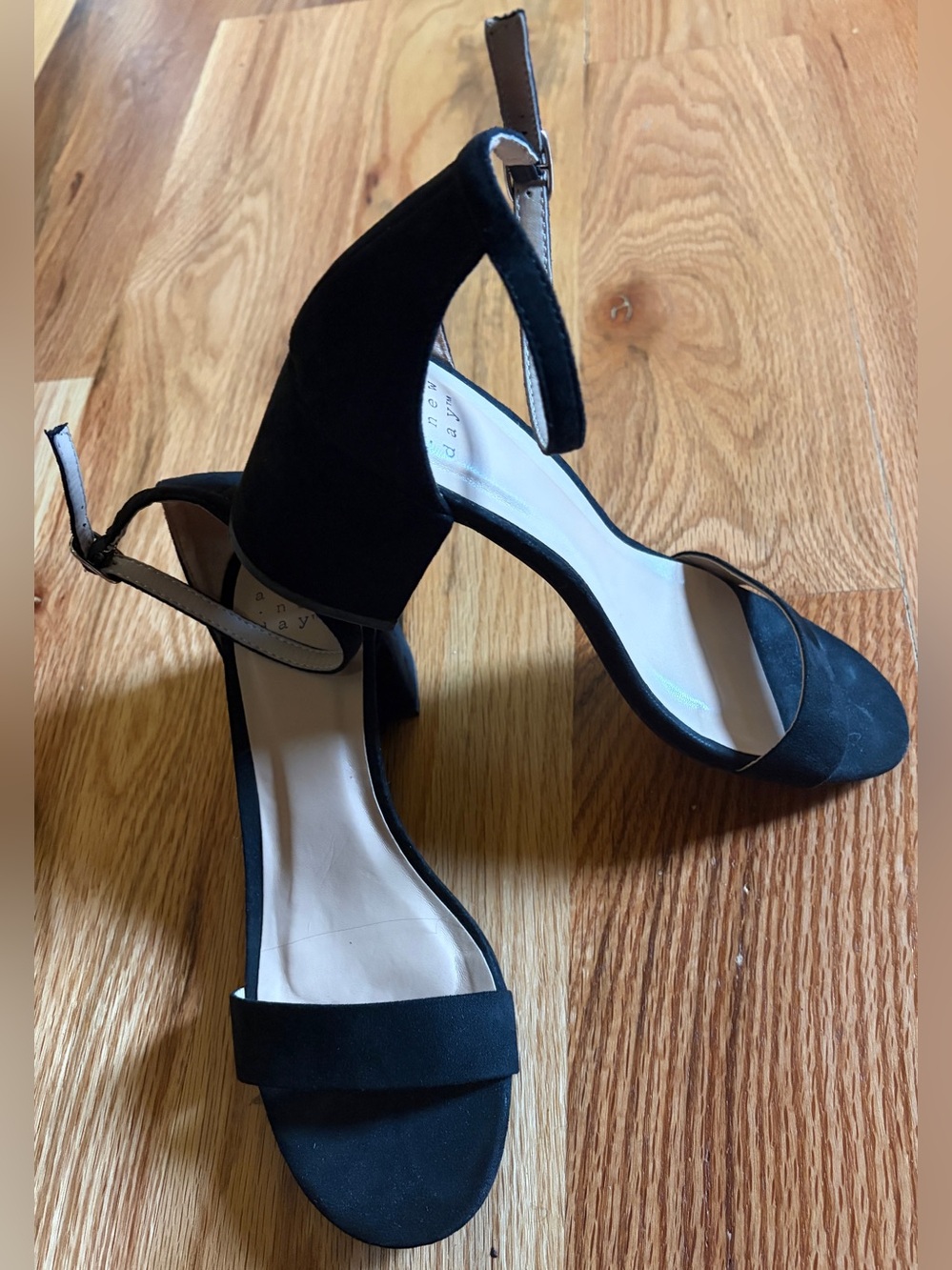 Classic Black Open-Toe Block Heel Sandals - Women's